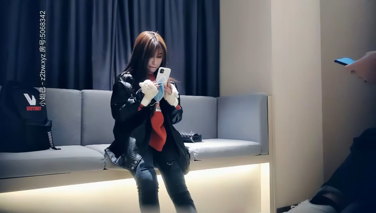 探花精選【小天探花】約了個顏值不錯肉肉身材妹子,舌吻口交近距離特寫摸逼側入後入猛操